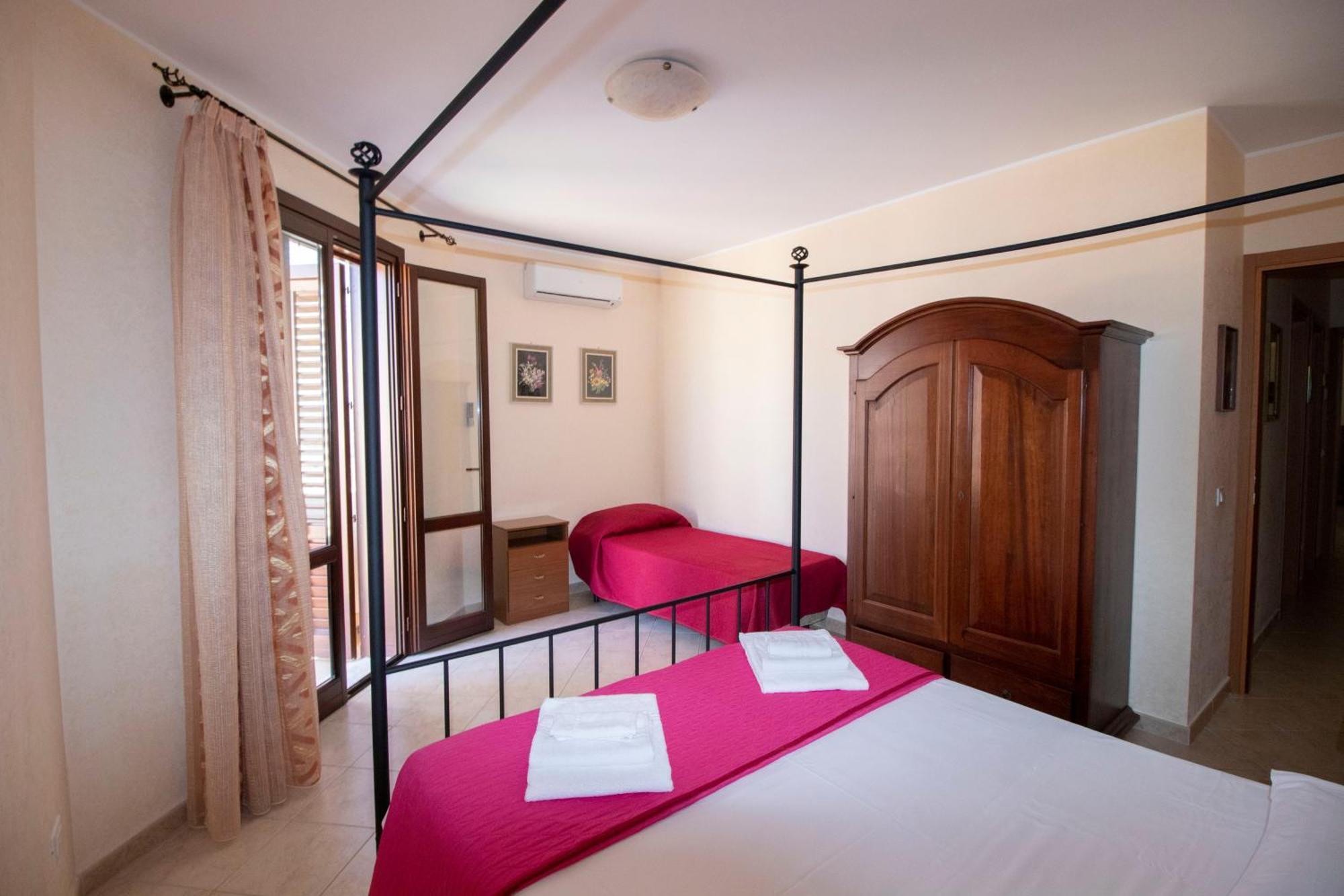 Case Vacanza Cristina Site In Antico Baglio E In Via Abruzzi N 161 San Vito Lo Capo Luaran gambar